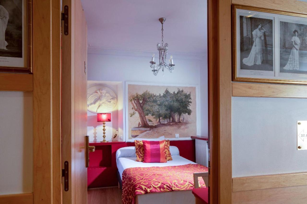 Single Room Double Bed
