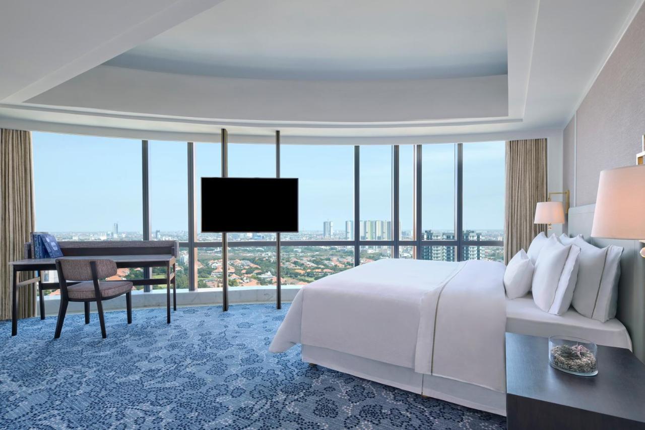 Executive Suite, Club lounge access, Suite, 1 King,1391083613:JPEG