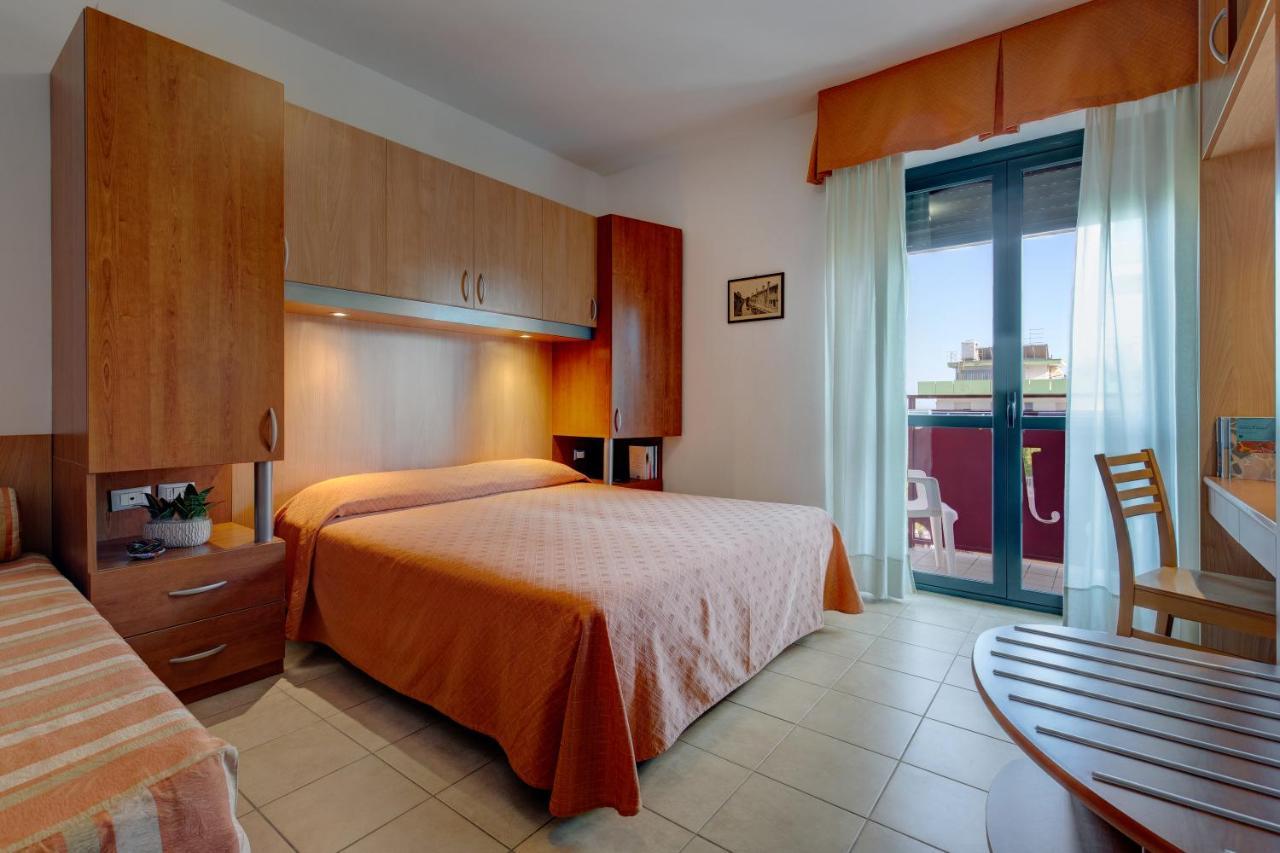 Double or Twin Room,1086461743:JPEG