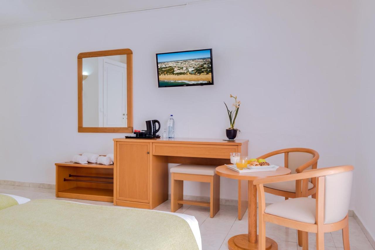 Double or Twin Room (2 Adults),1082211169:JPEG