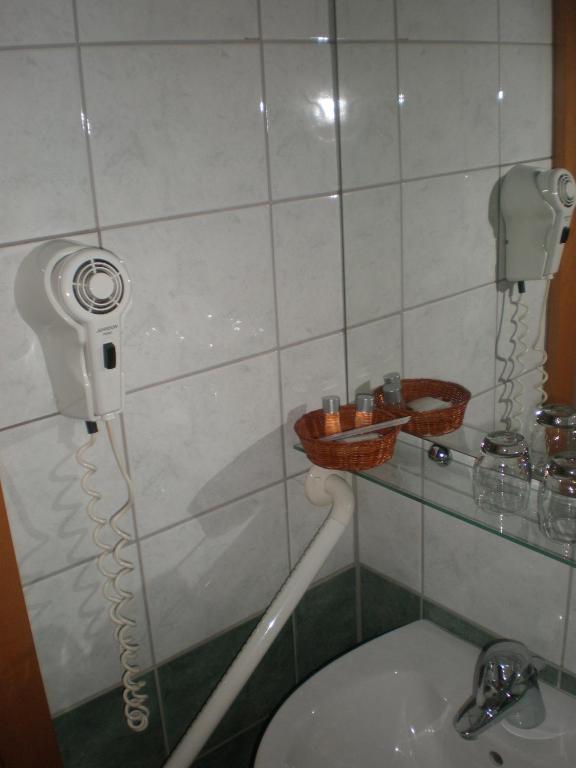 Single Room,66832054:JPEG