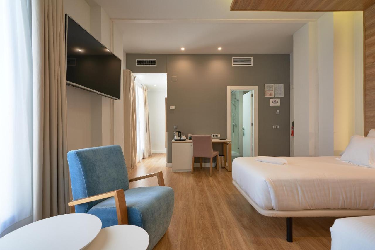 Superior Double or Twin Room,1132483224:JPEG