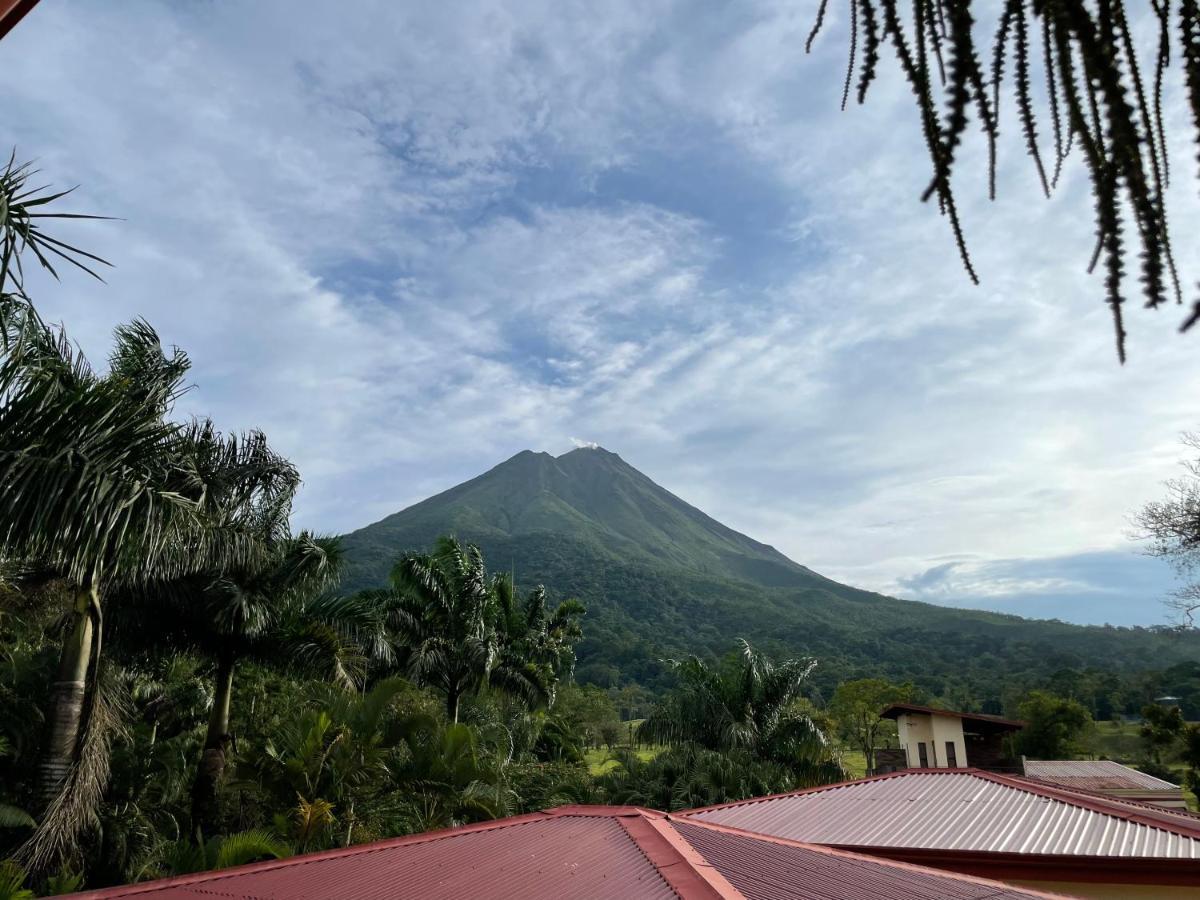 SELVA Romantic Signature Villa, Volcano View