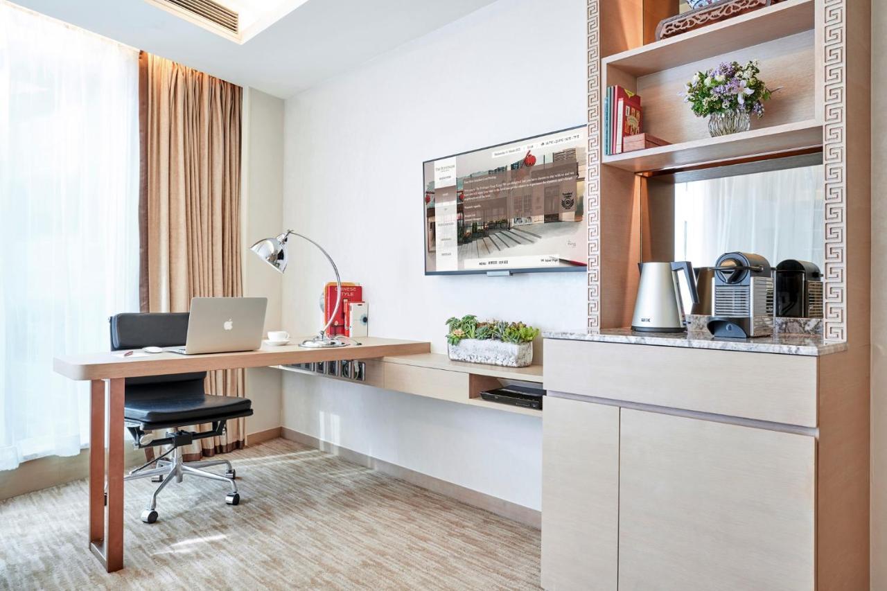 Signature Suite