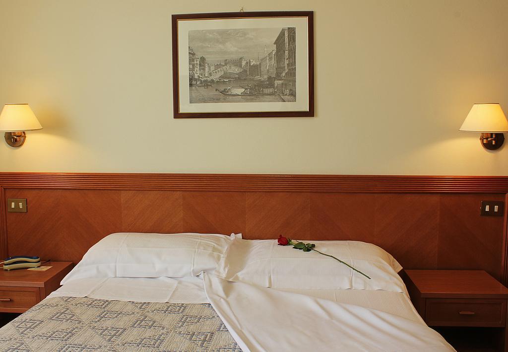 Double Room,136180551:JPEG