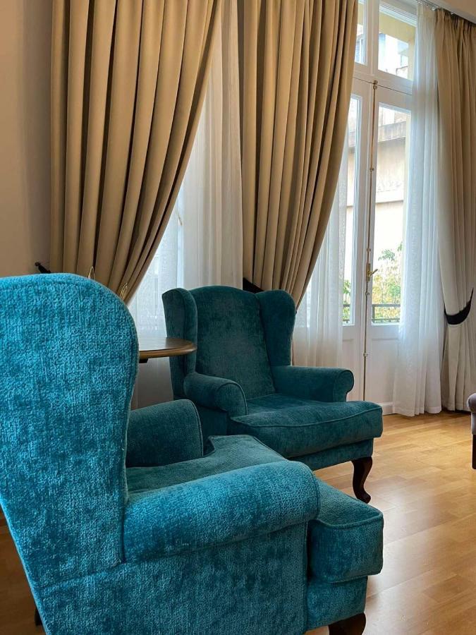 Suite Esquinera Mansion con balcón