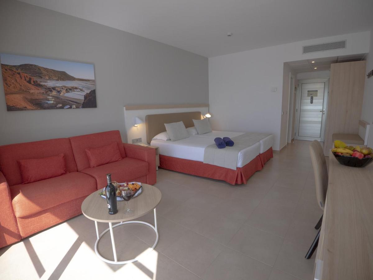 Habitación Doble con vistas laterales al mar (2 adultos) - 2 camas