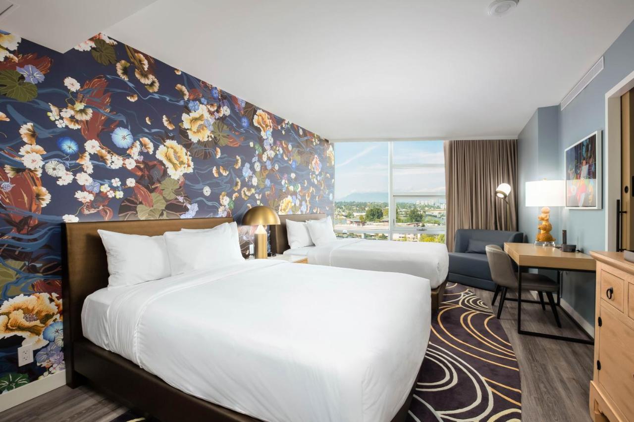 Deluxe Queen Room with Two Queen Beds