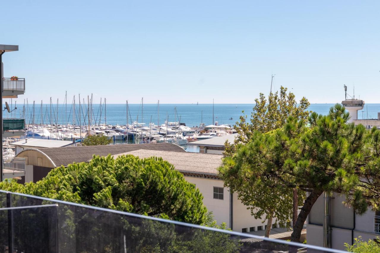Deluxe Double Room Side Sea View