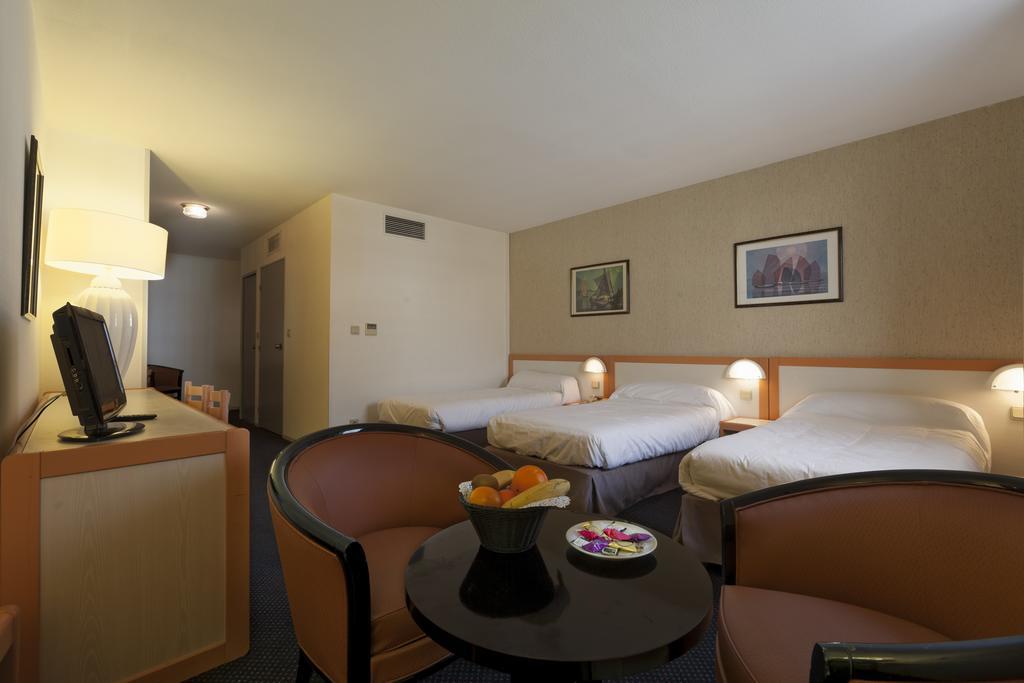 Chambre Familiale (2 Adultes + 1 Enfant)