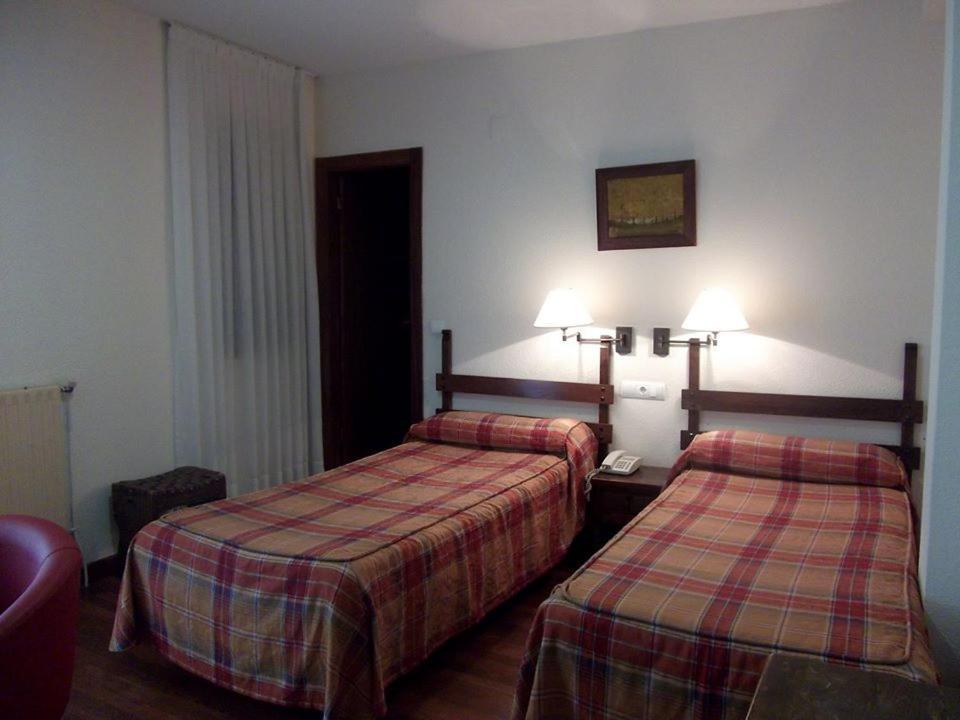 Triple Room,521853075:JPEG