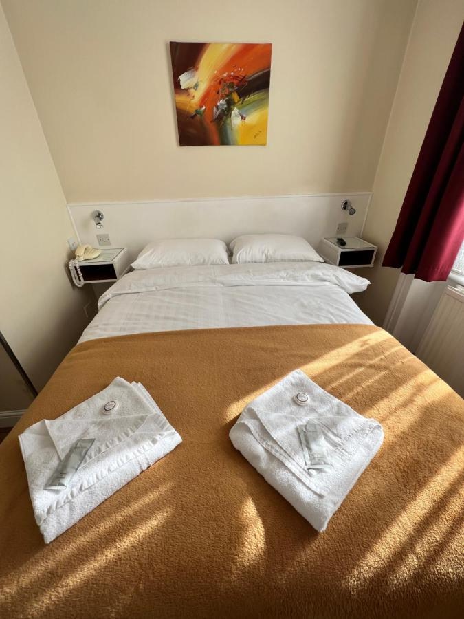 Double Room Private Bathroom