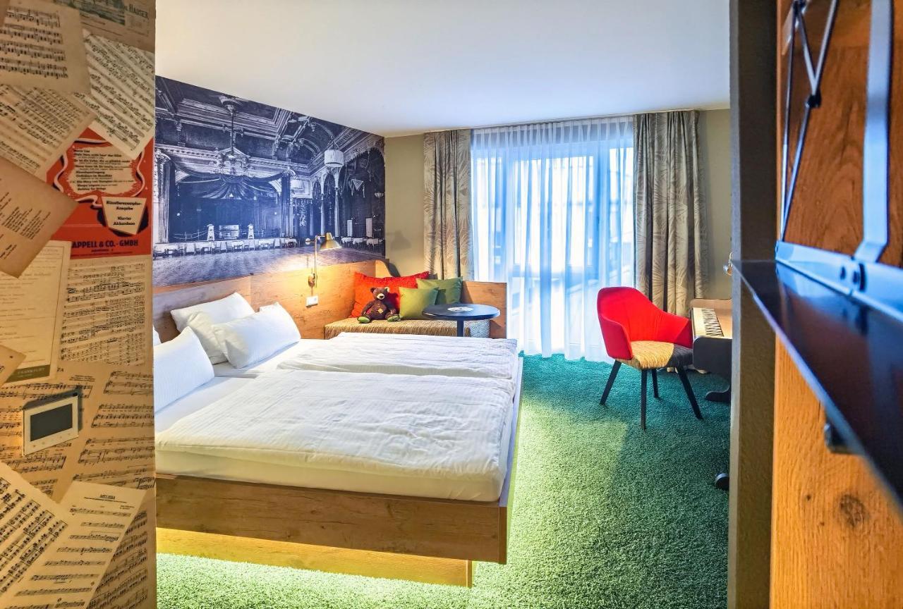 Doppelzimmer „COMFY" mit Kingsize-Bett