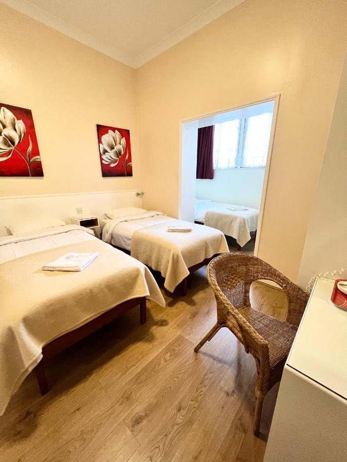Triple Room Private Bathroom