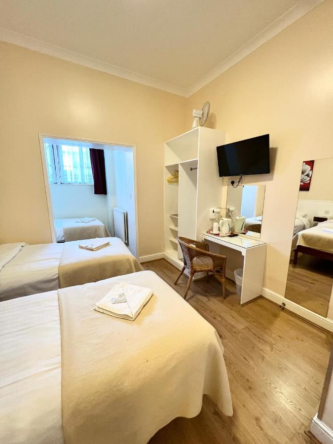 Triple Room Private Bathroom