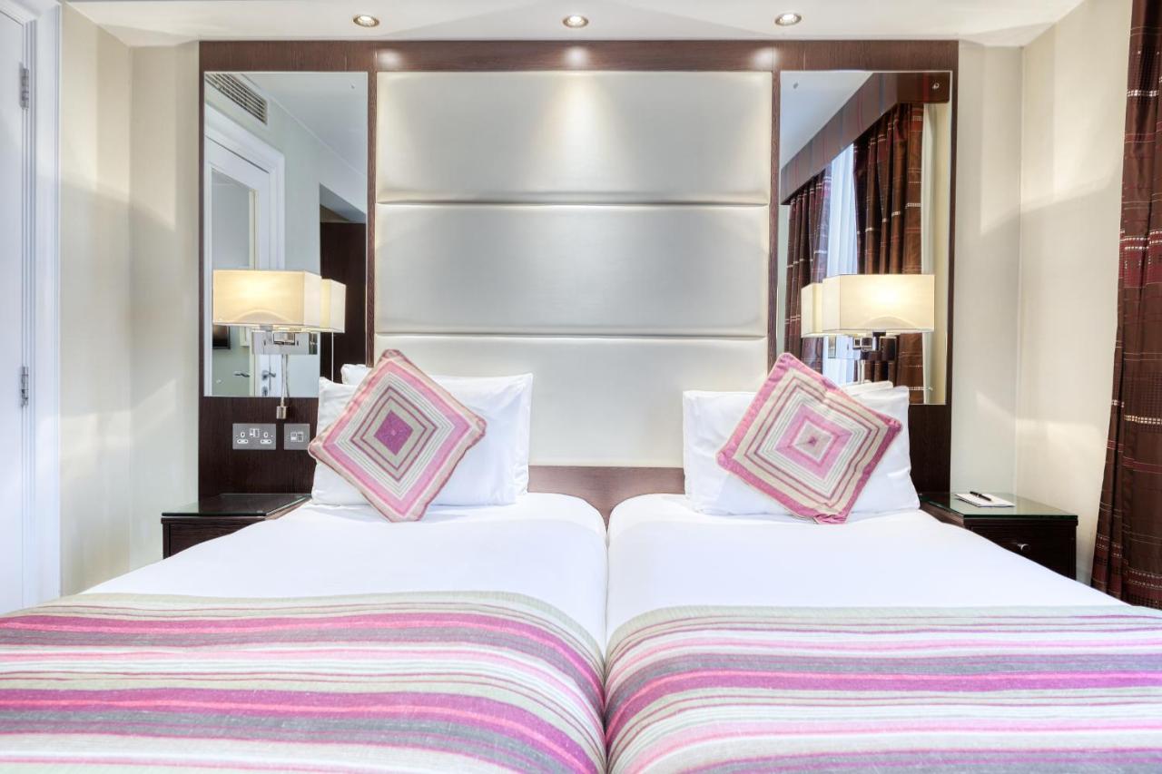 Club Twin Room