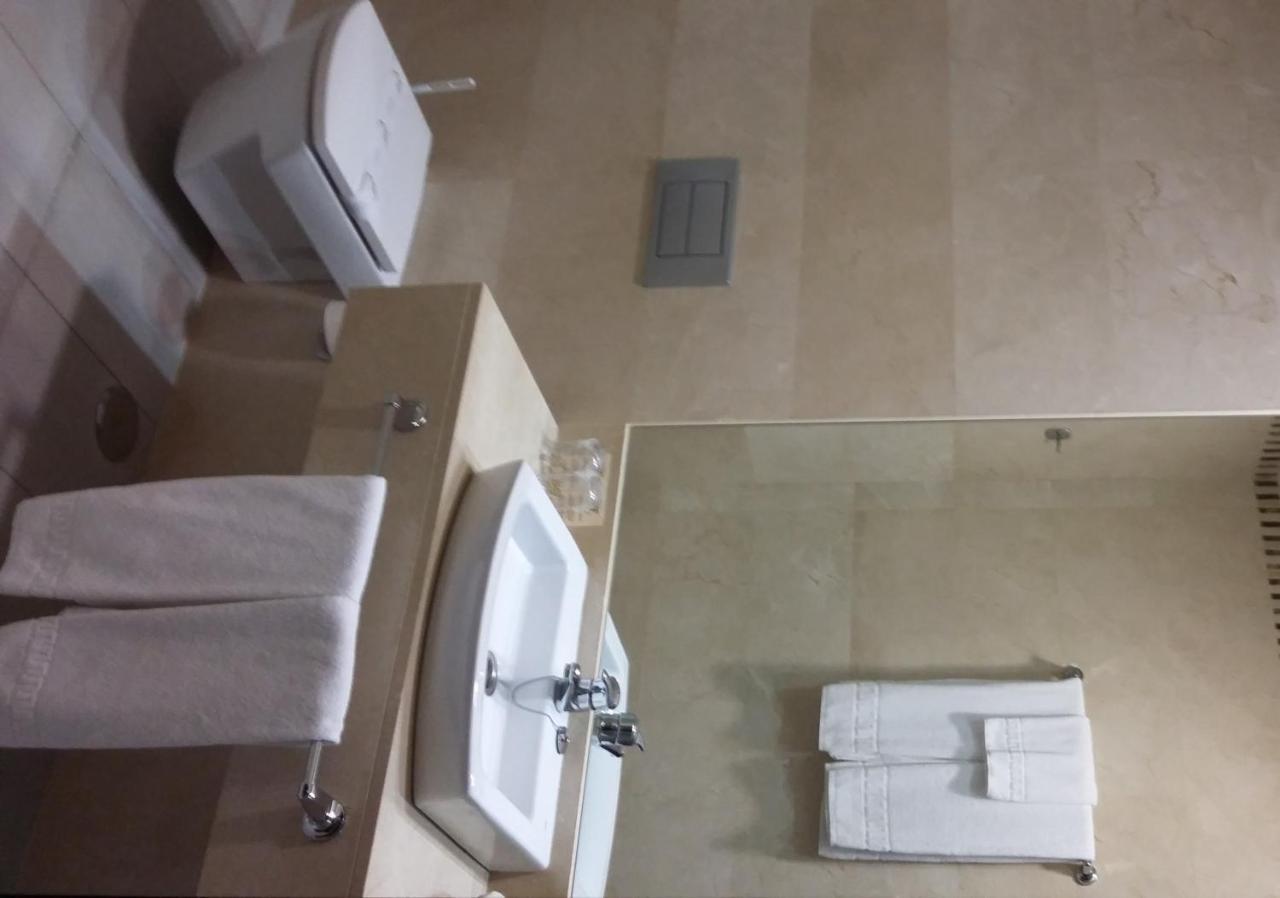 Double Room Breakfast Included,78985512:JPEG