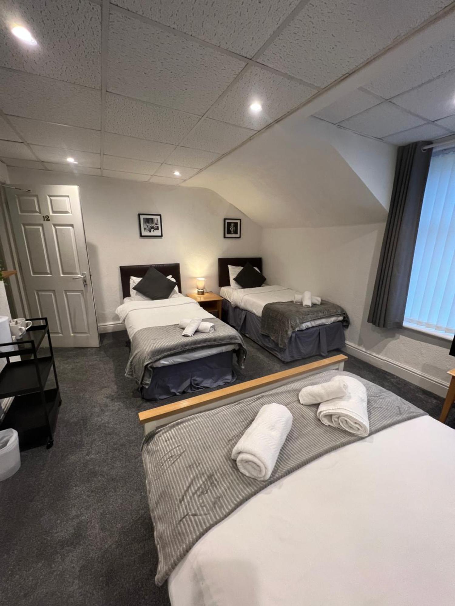 1 double 2 single beds