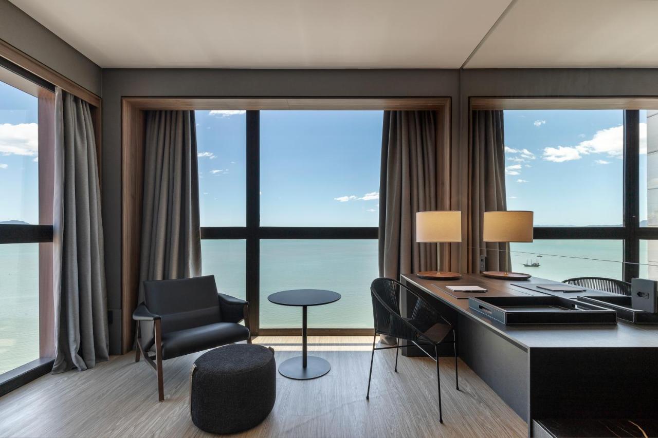Luxury King Room with Sea View