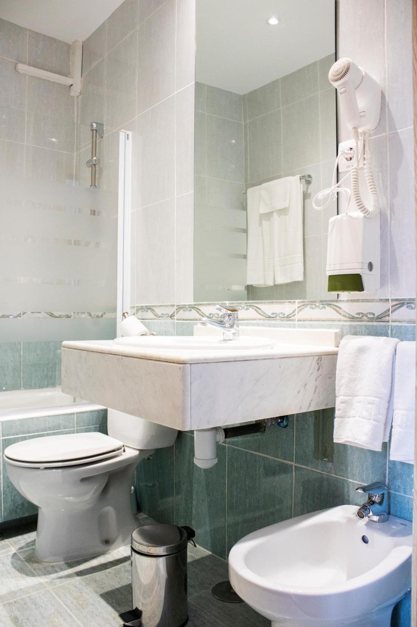 Triple Room,1207599277:JPEG