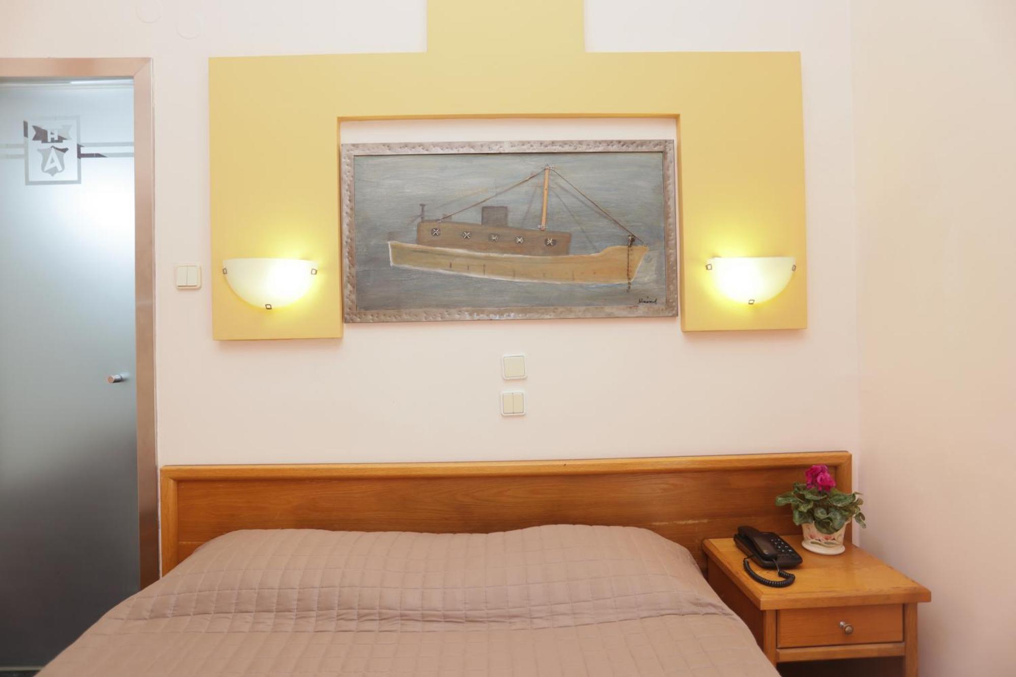 Single Room,1208110099:JPEG