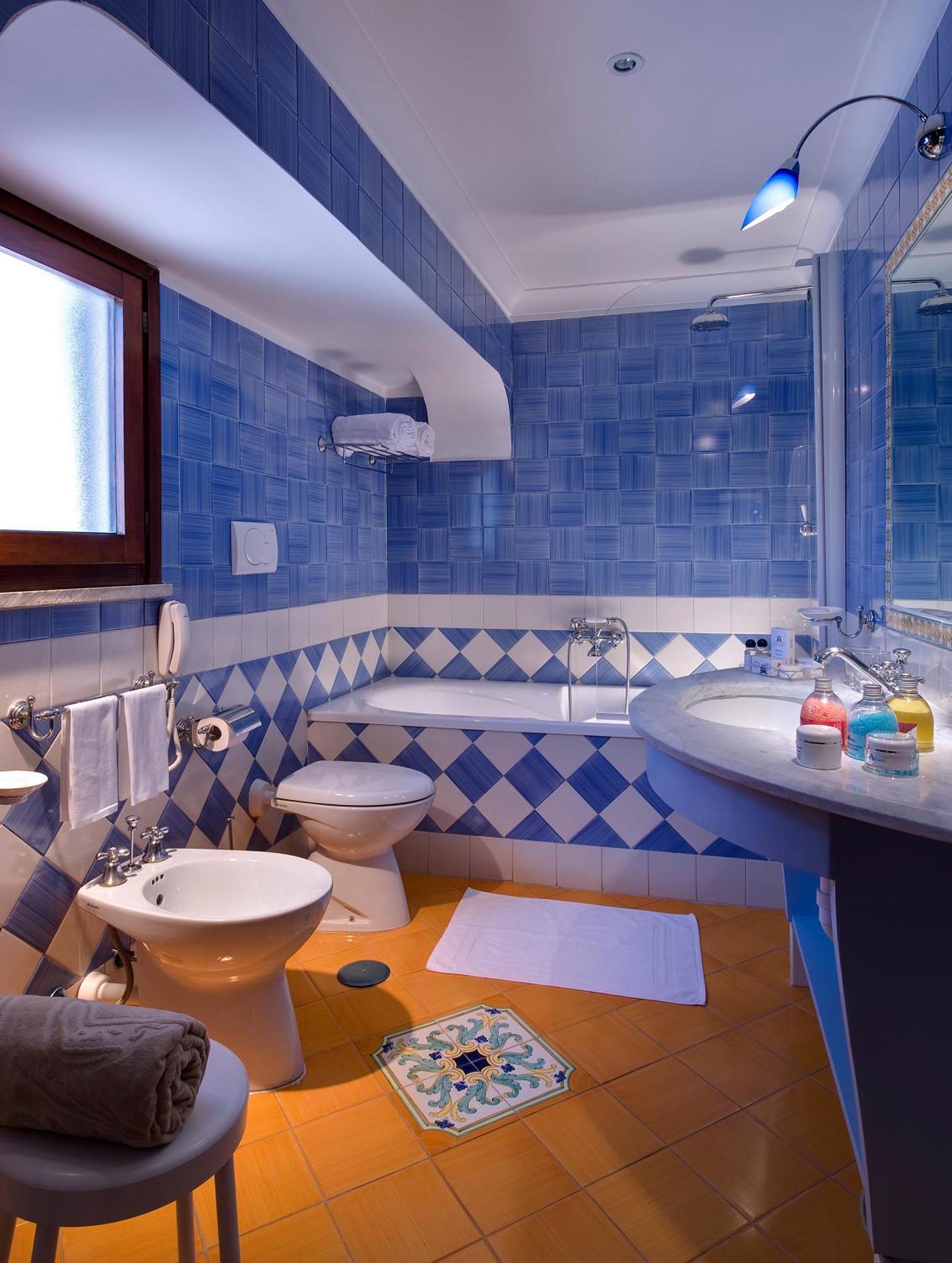 Double or Twin Room Sea View