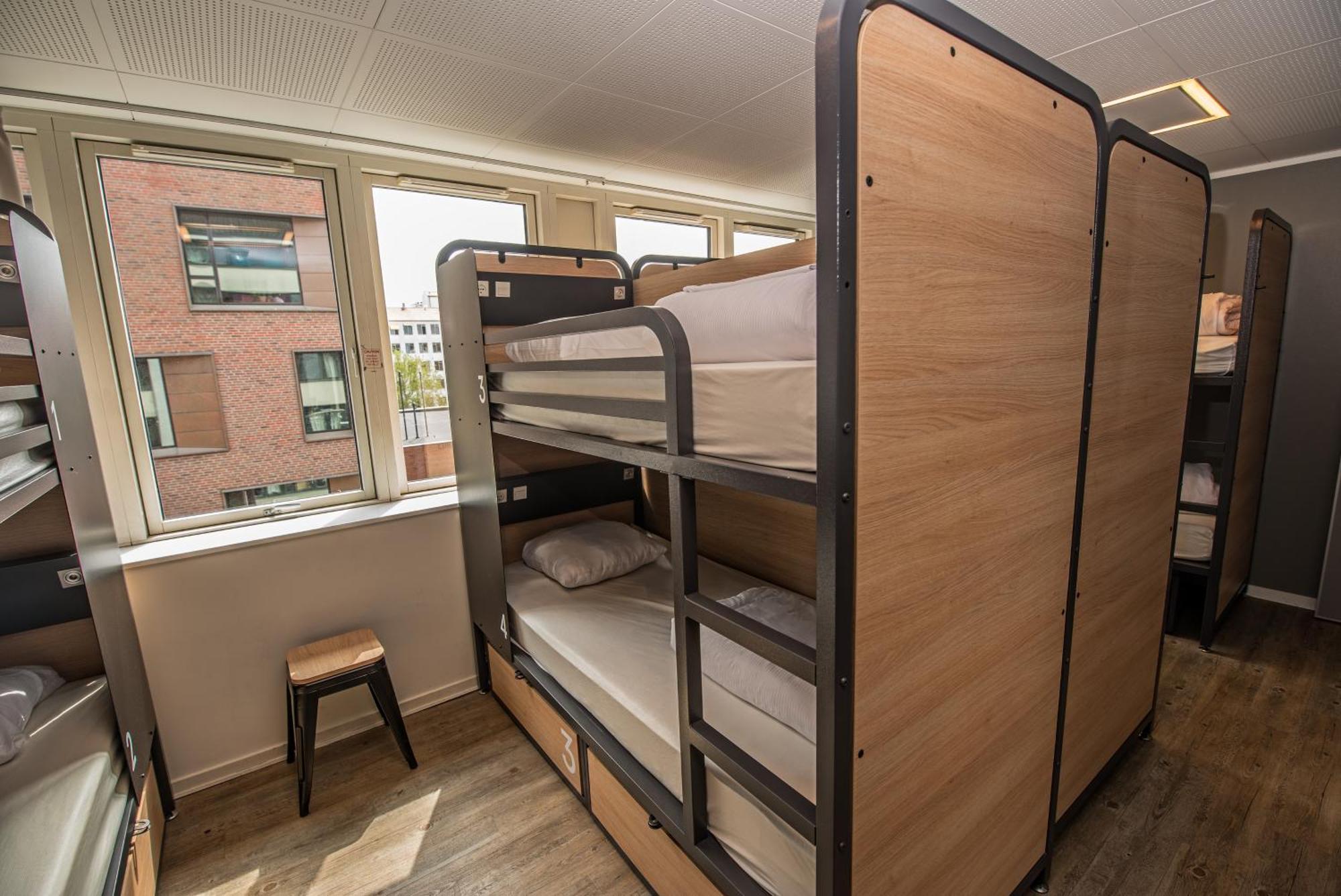 Bed 8-Bed Mixed Dormitory Room