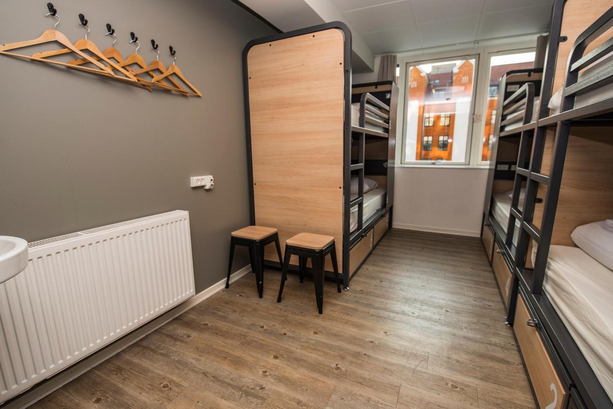 Bed 6-Bed Dormitory Room