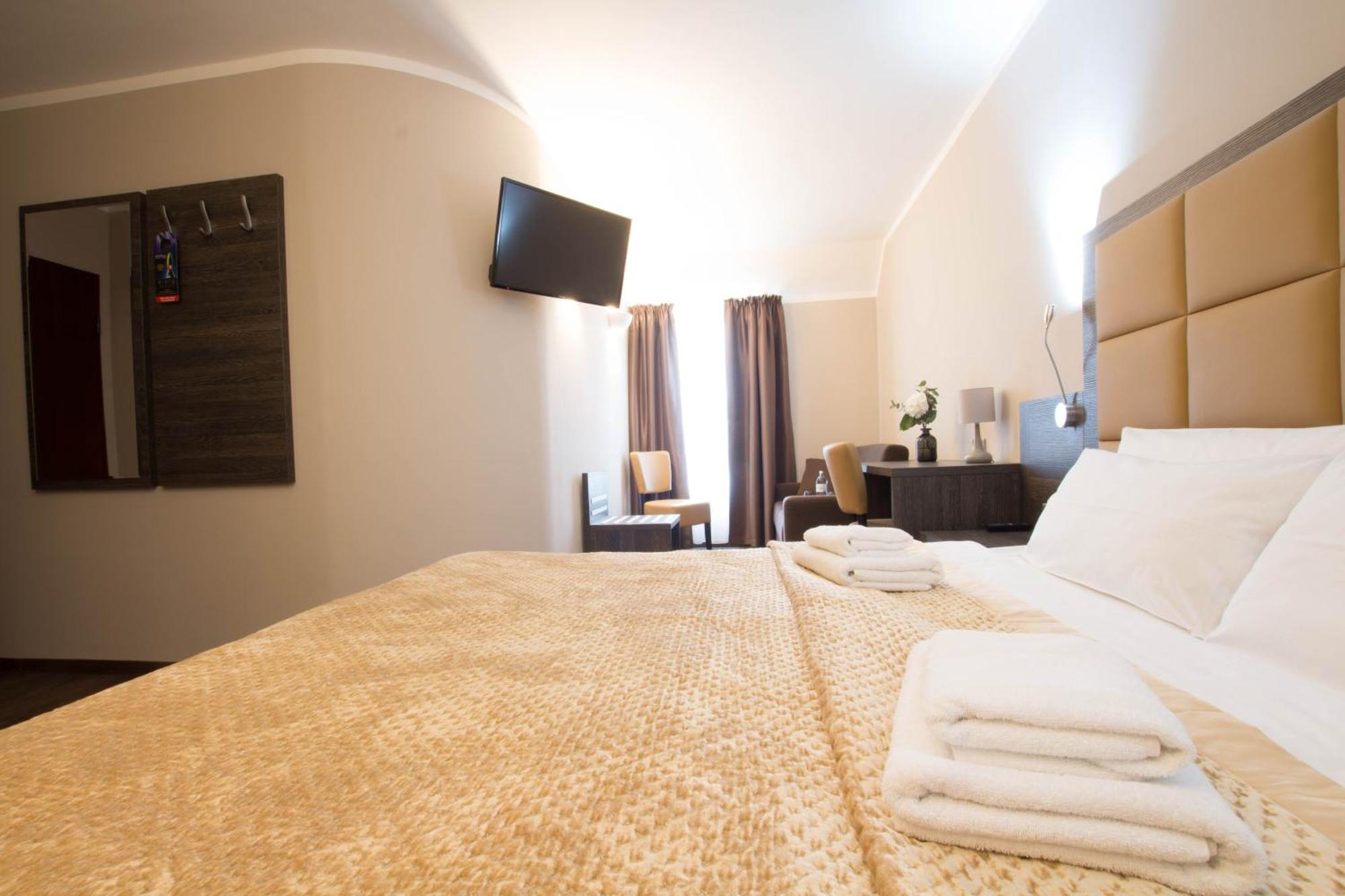 Large Double Room