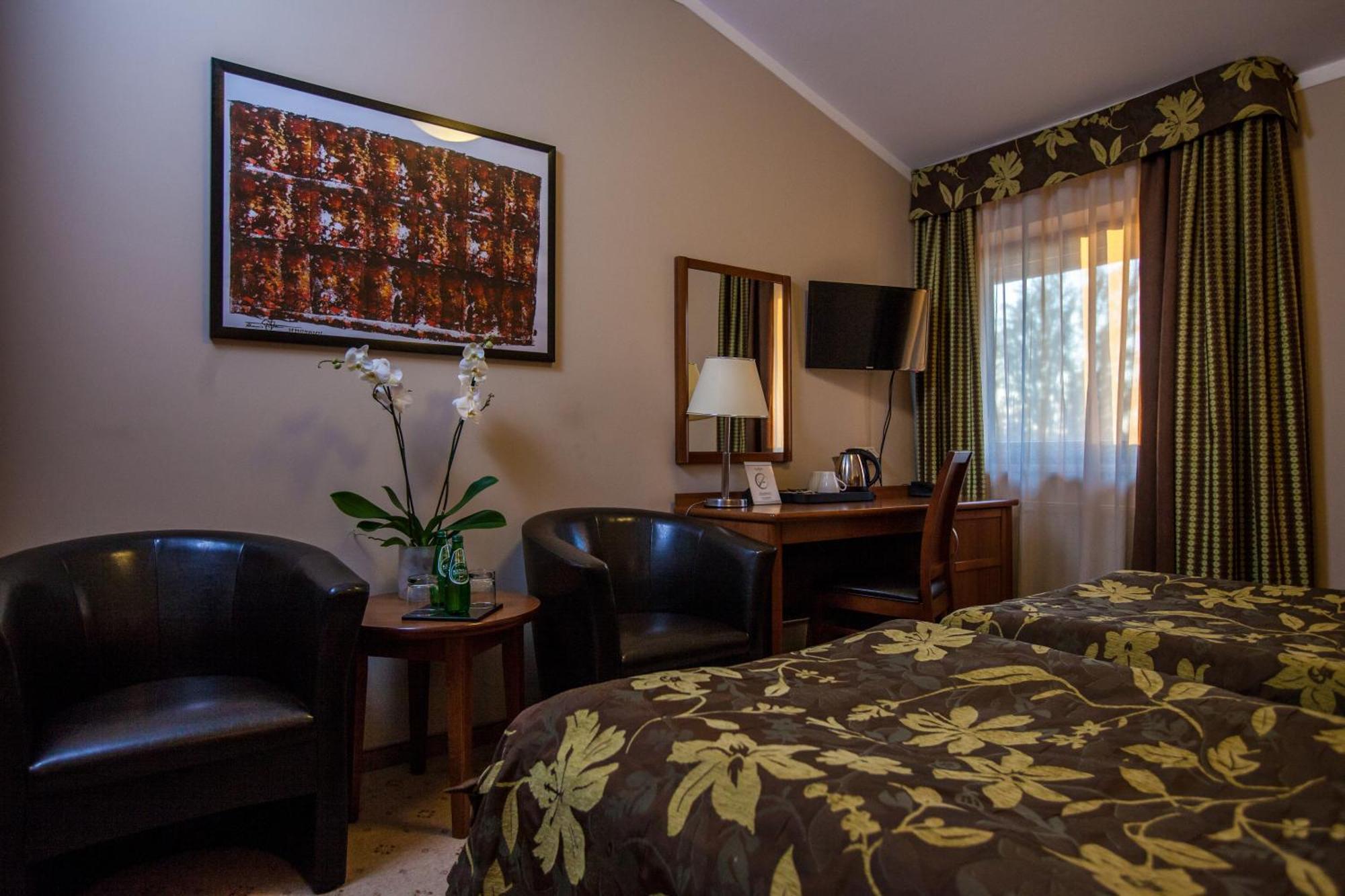 Single Room,1212237835:JPEG