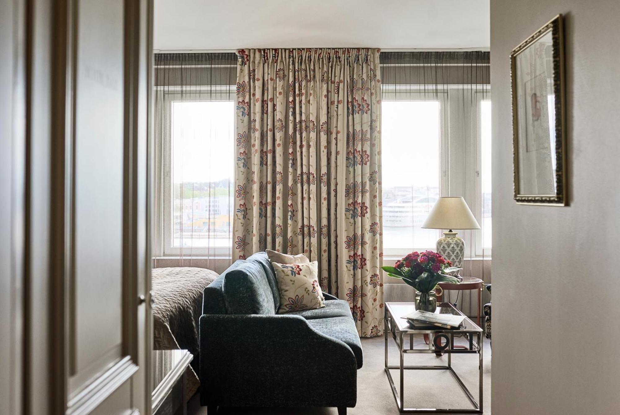 Grand Deluxe Harbour View Room
