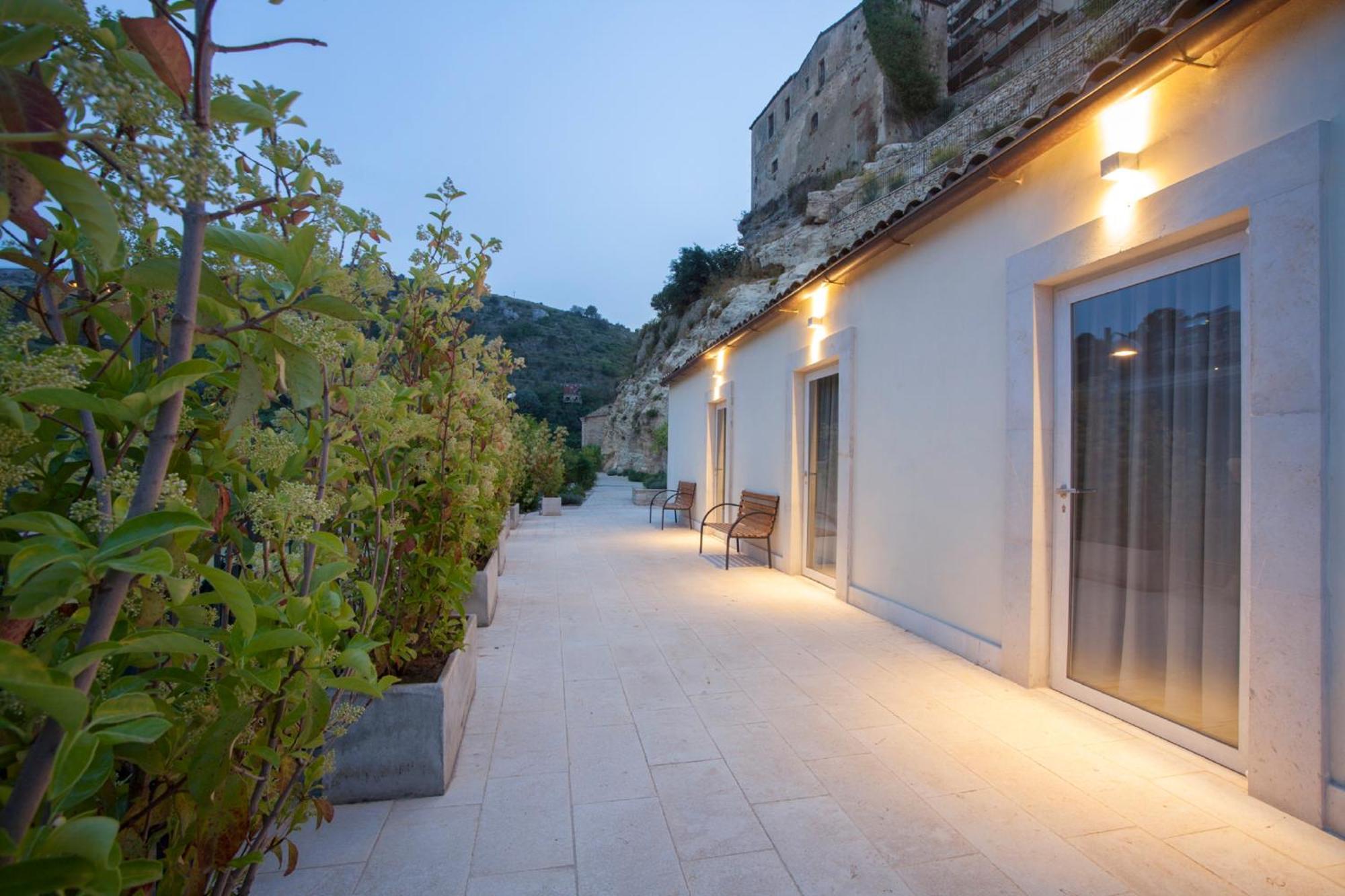 Double or twin room garden entrance
