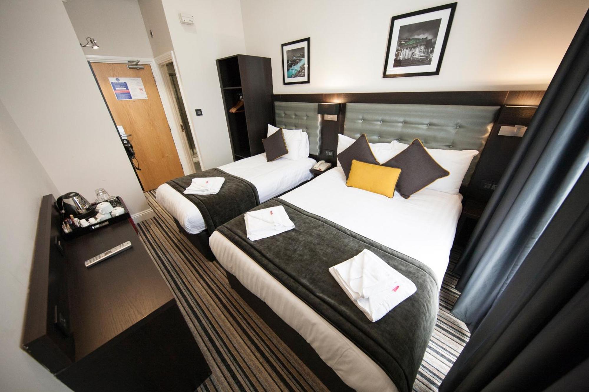 Chambre Triple avec Salle de Bains Privative