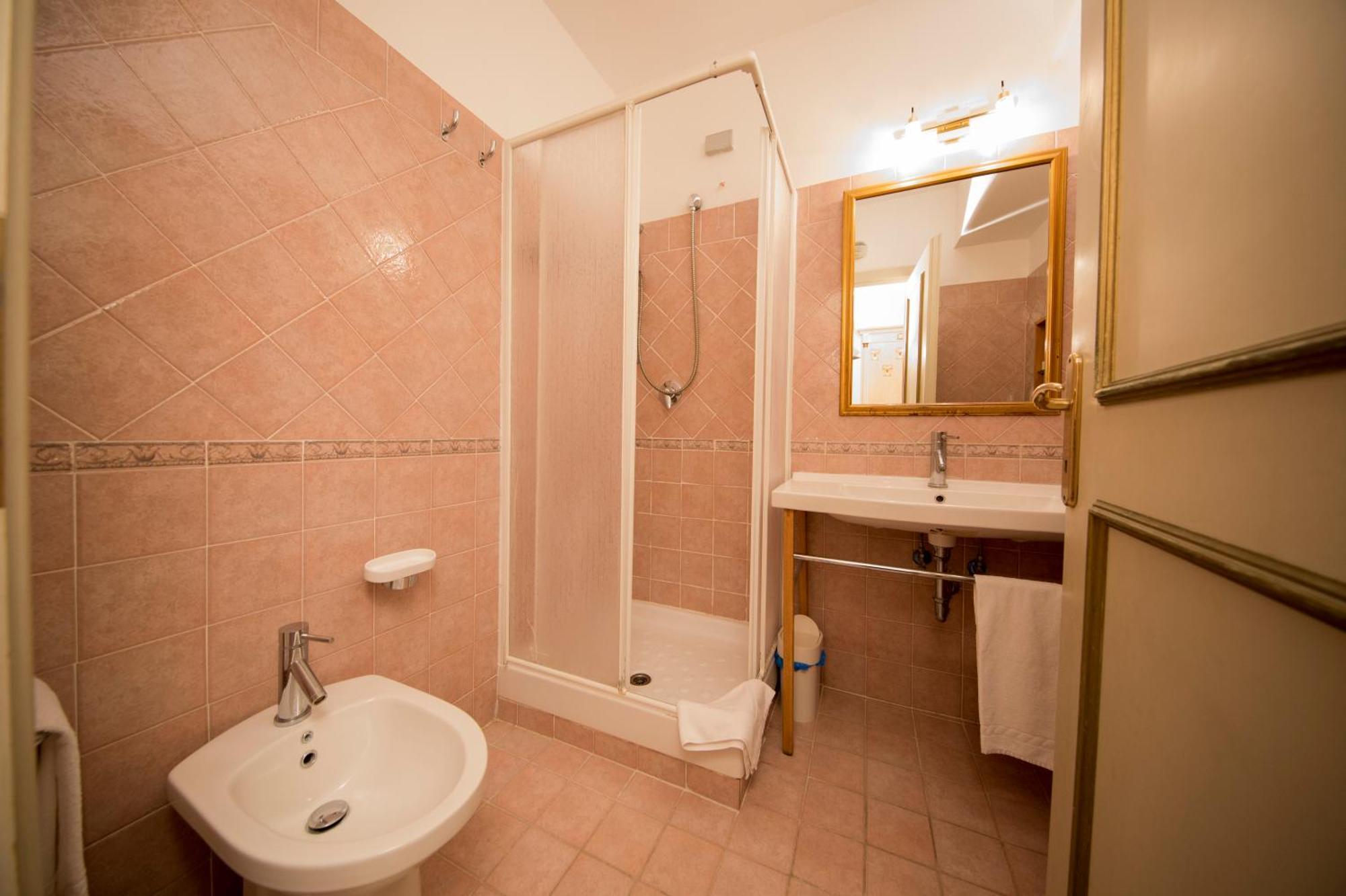 Double or Twin Room,1216148863:JPEG