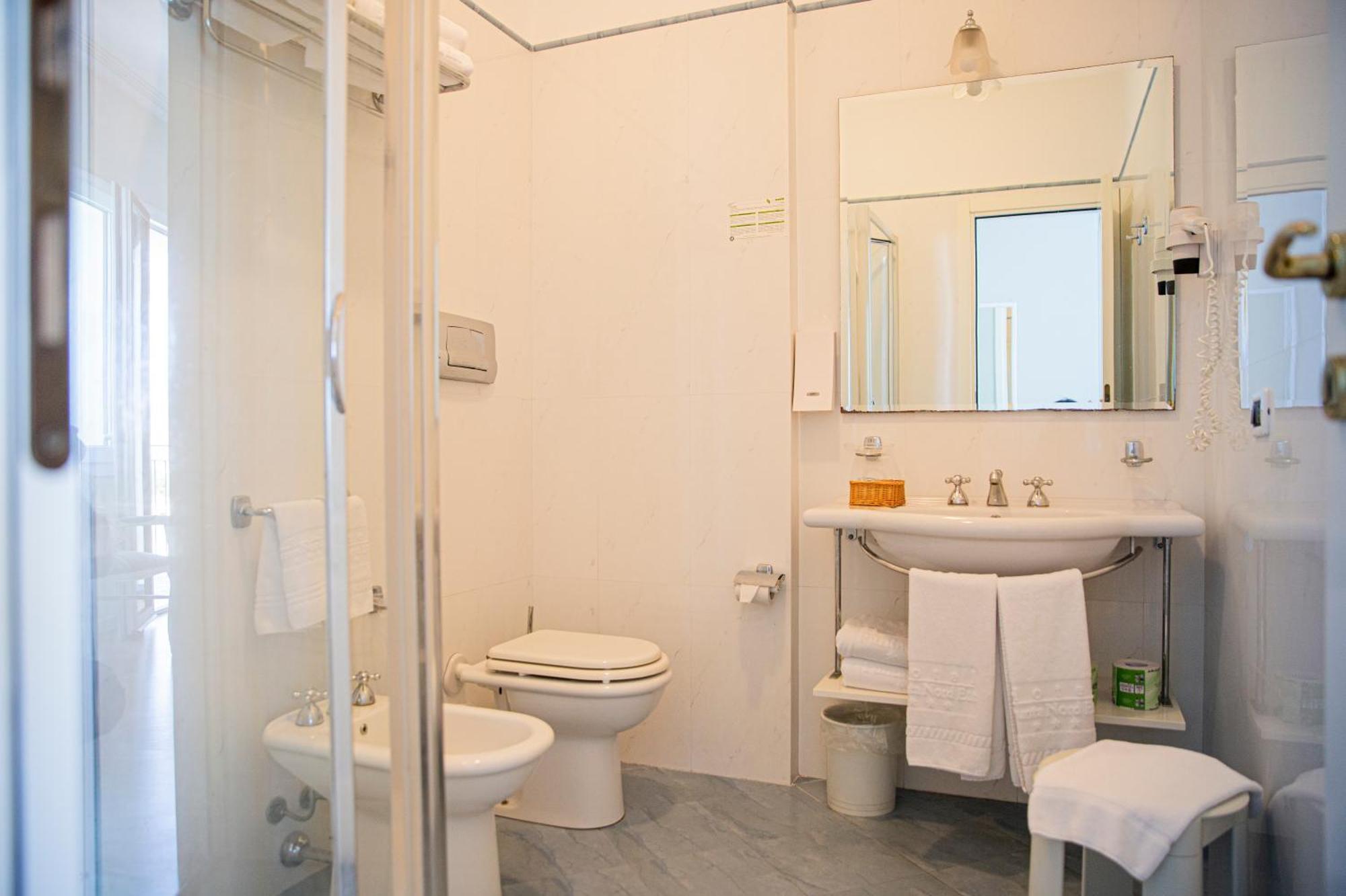 Double or Twin Room with Sea View