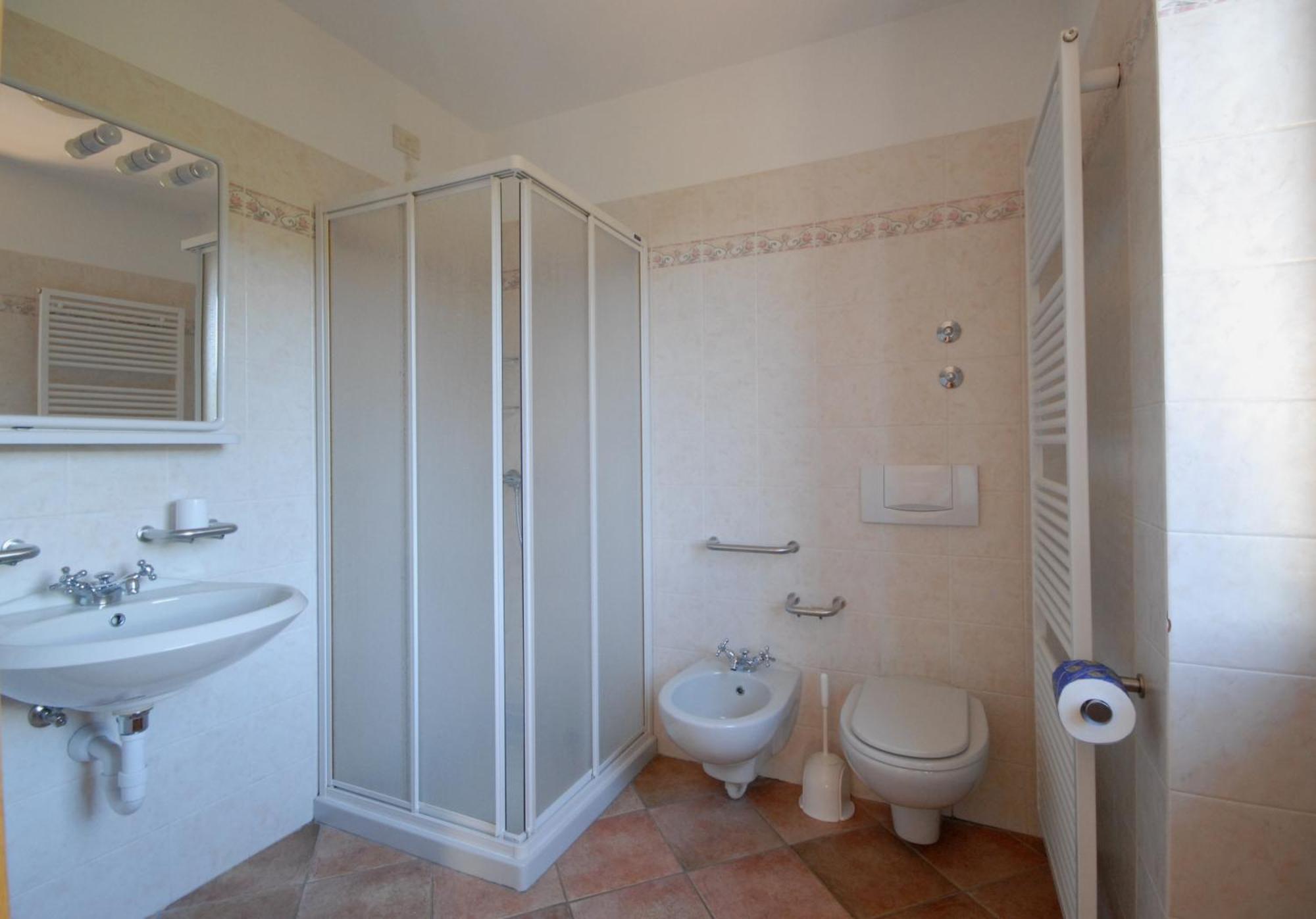 Montha Room – No Window
