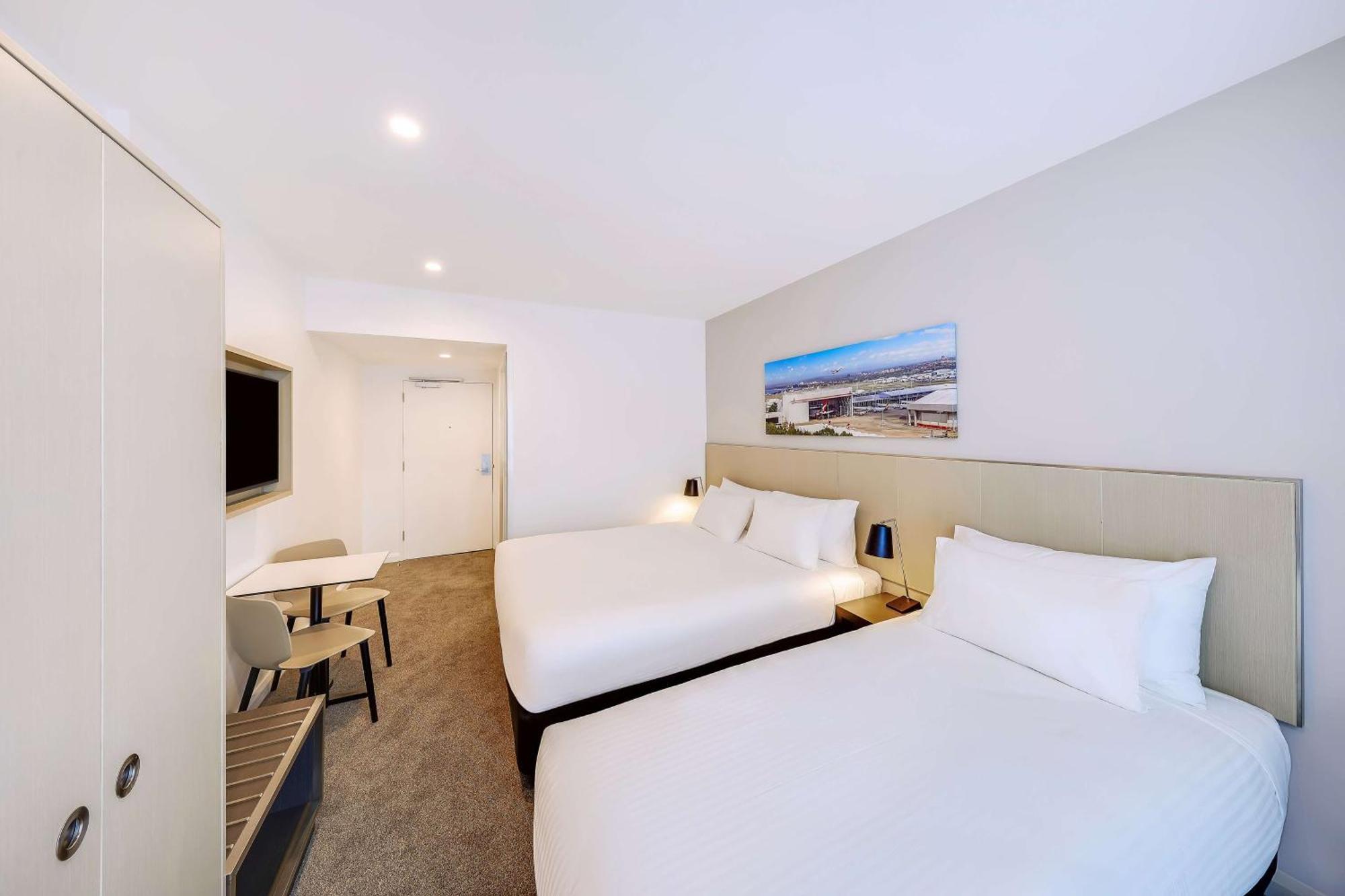 Triple Room hotel to airport shuttle