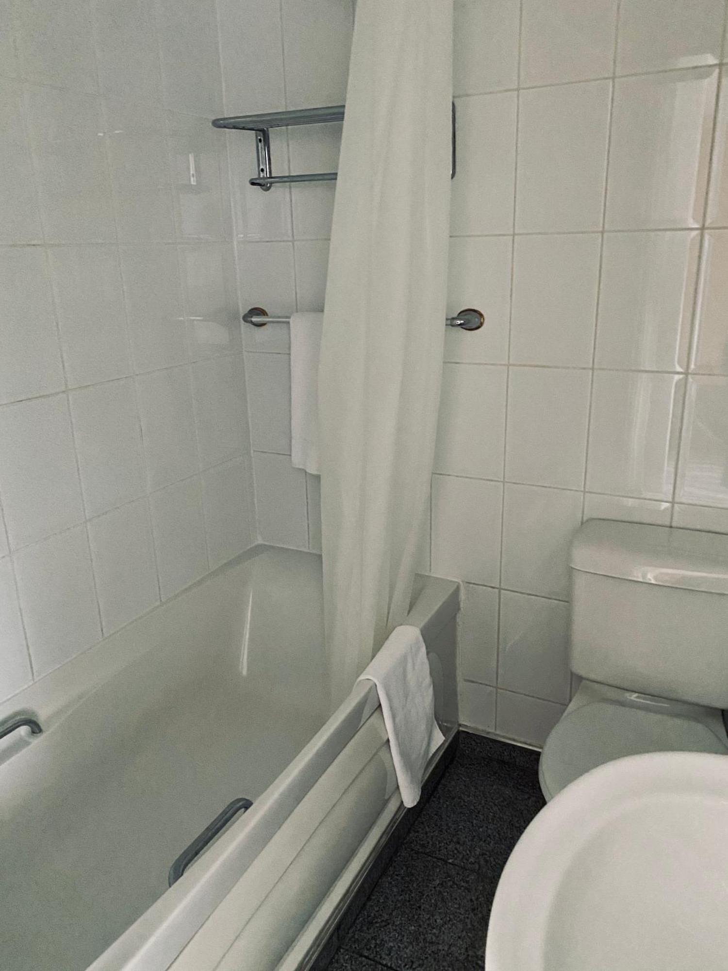 Standard Triple Room,1349848417:JPEG