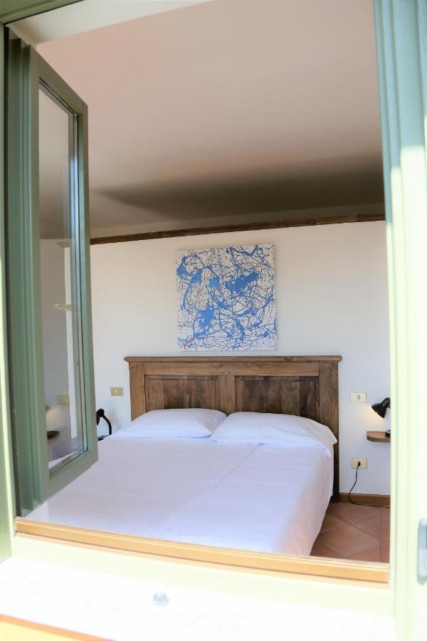 One-Bedroom Apartment Lake View