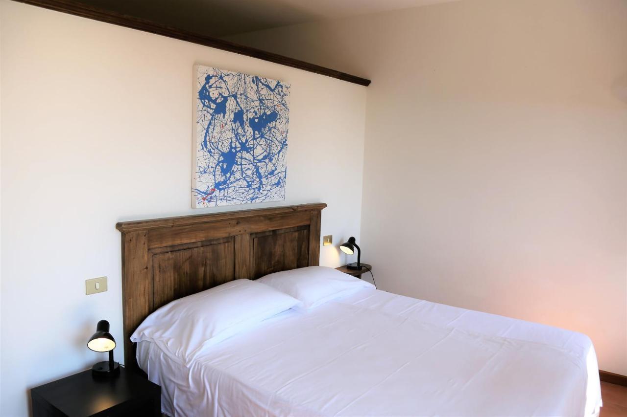 One-Bedroom Apartment Lake View