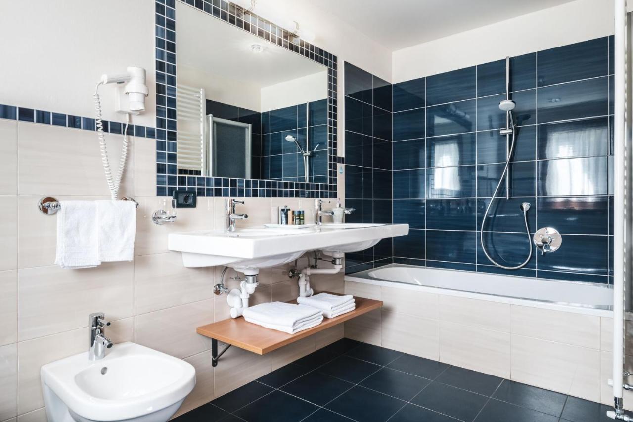 Twin Room,1238591875:JPEG