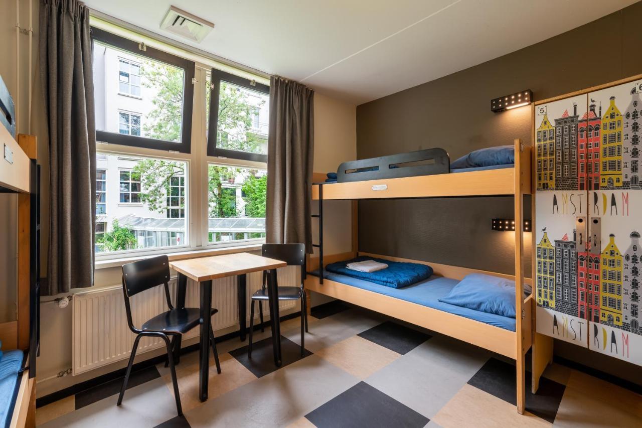 Quarto para 6 Pessoas com Casa de Banho Privativa e Chuveiro