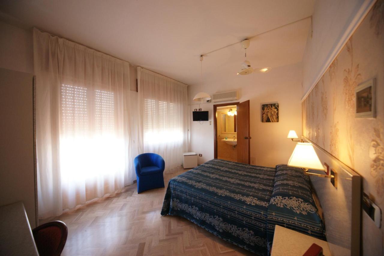 Double or Twin Room Sea View