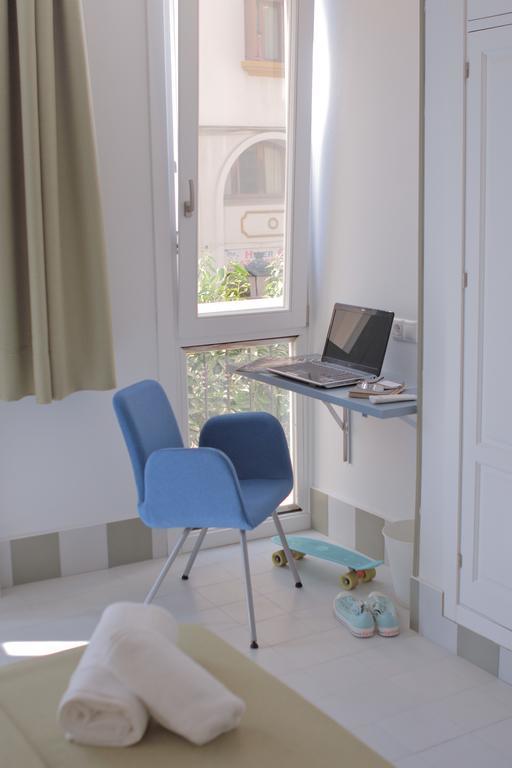 Zweibettzimmer mit Balkon