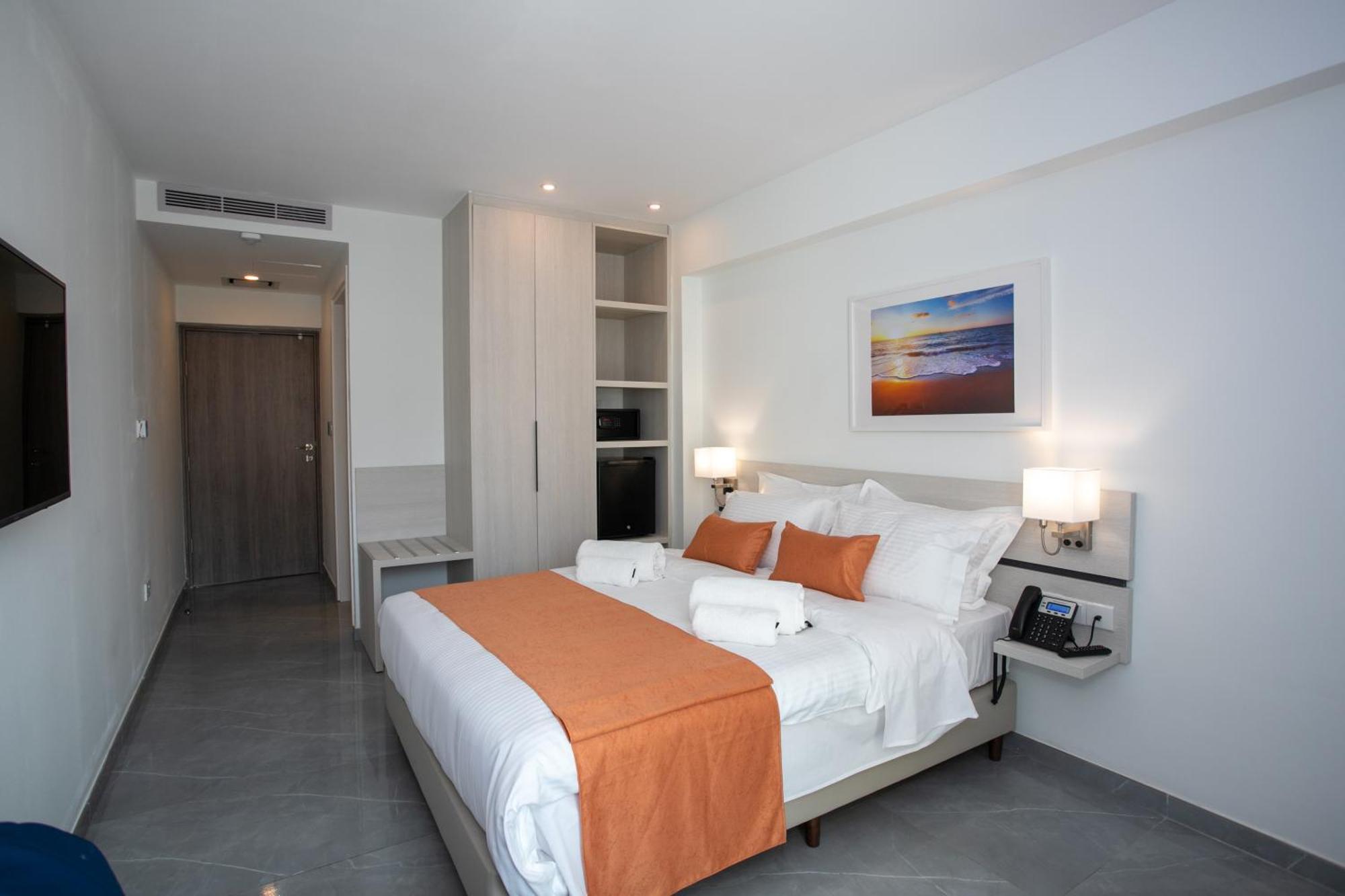 Double Room Two Single Beds Non-Smoking