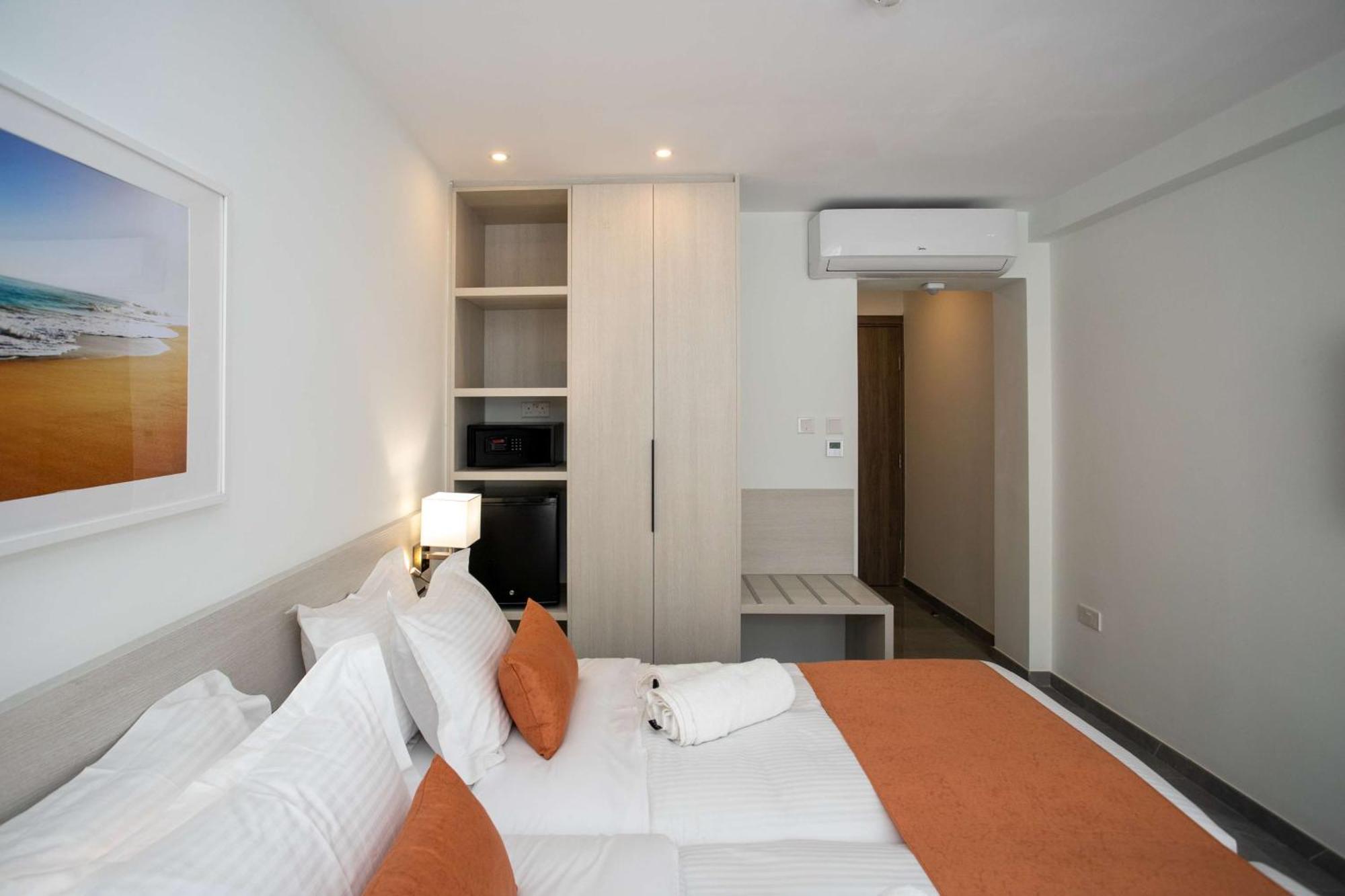 Double Room Two Single Beds Non-Smoking