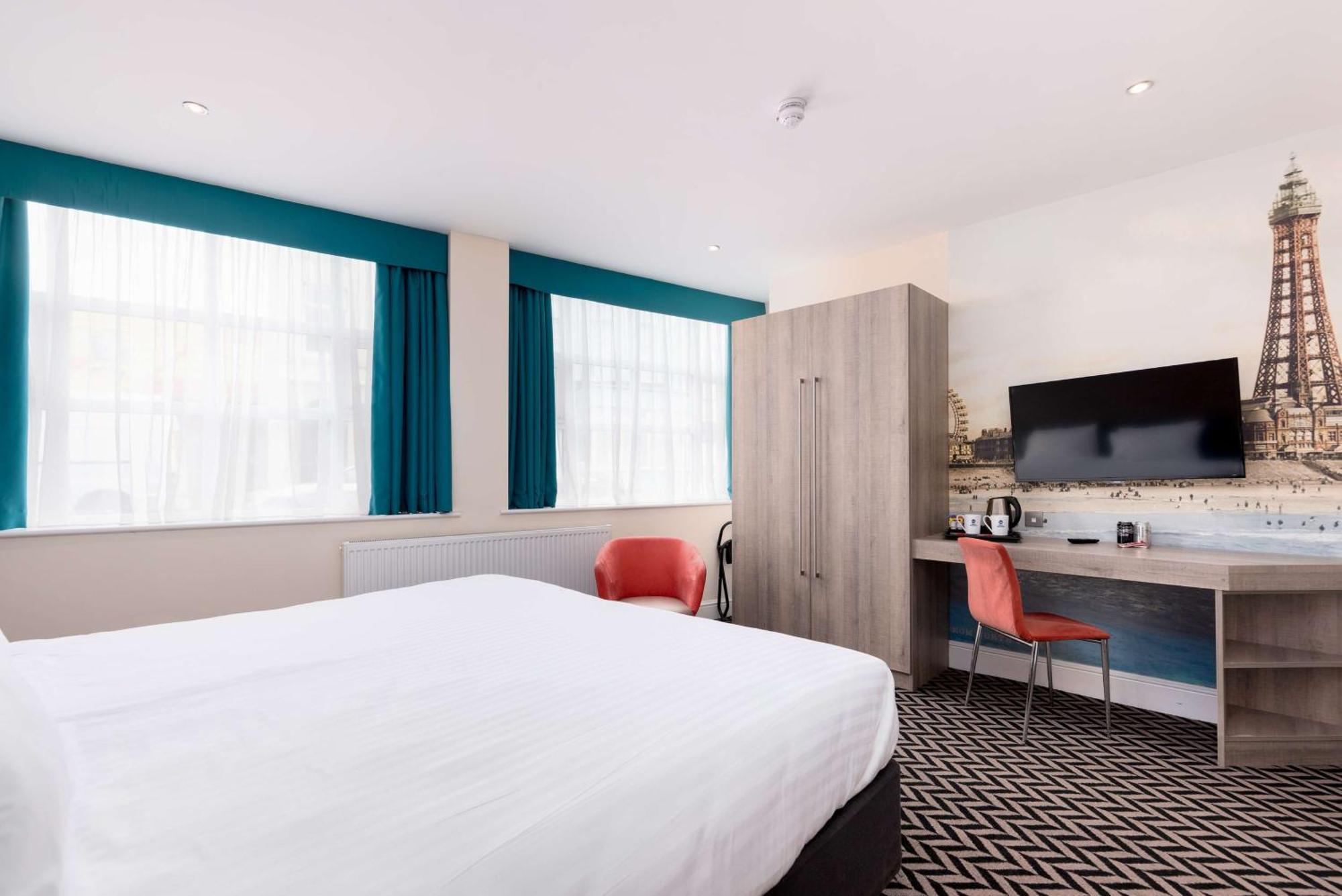 Superior King Room Mobility Accessible or Non-Smoking