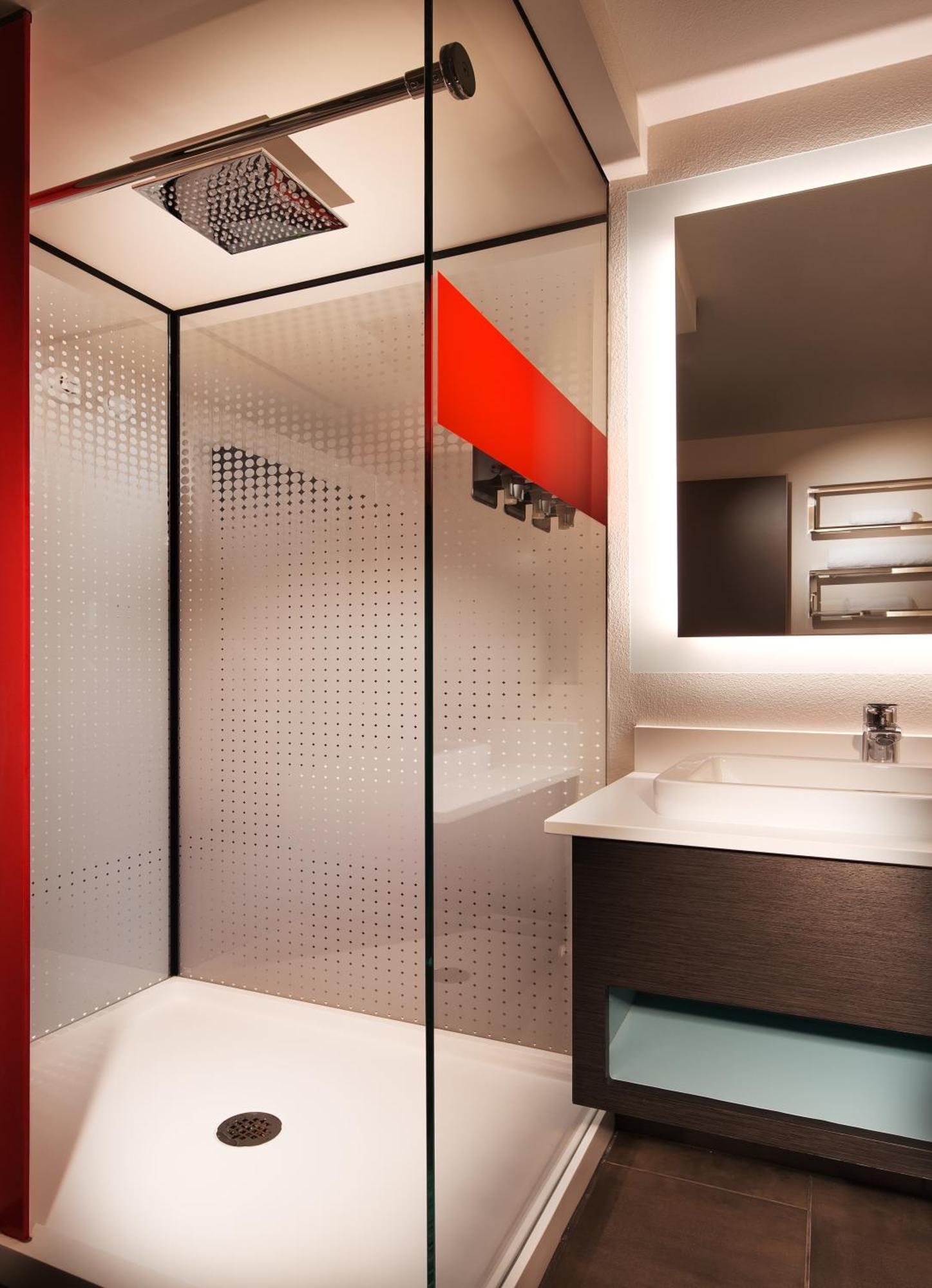 King Room with Balcony - Non-Smoking,1605422451:JPEG