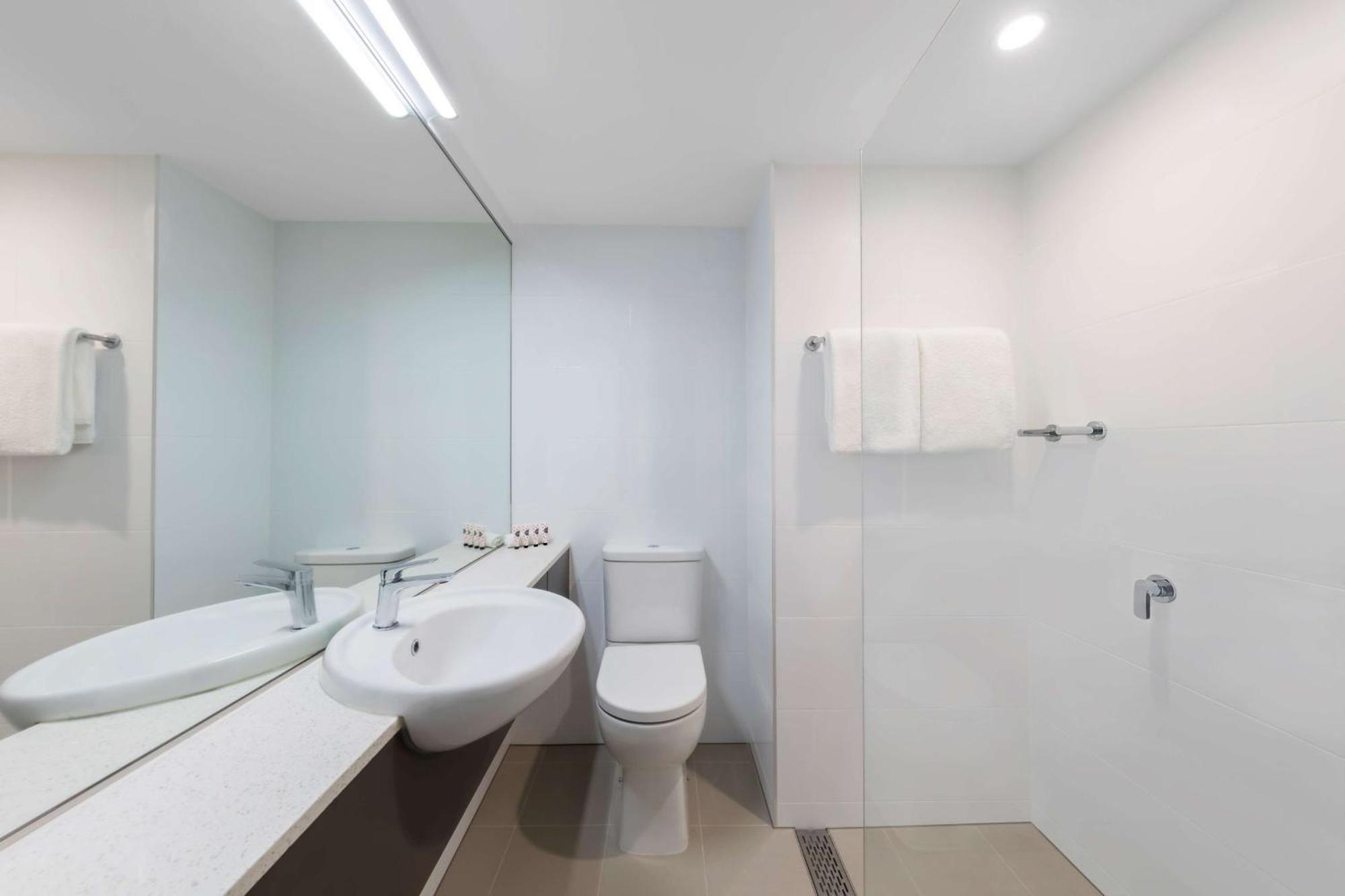 Guest Room hotel to airport shuttle
