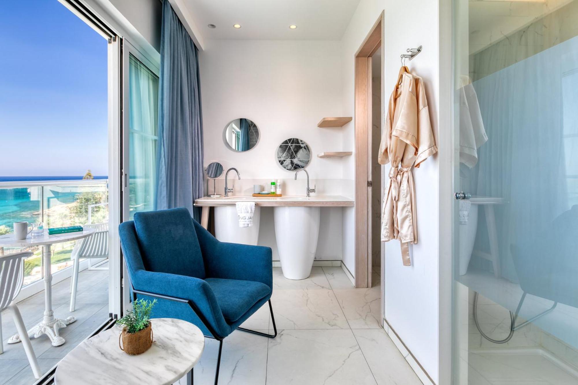 Studio with Sea View - Twin Bed